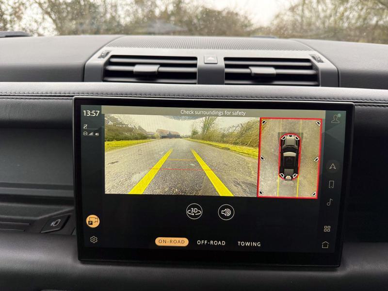 Land Rover DEFENDER 110 - Image 12