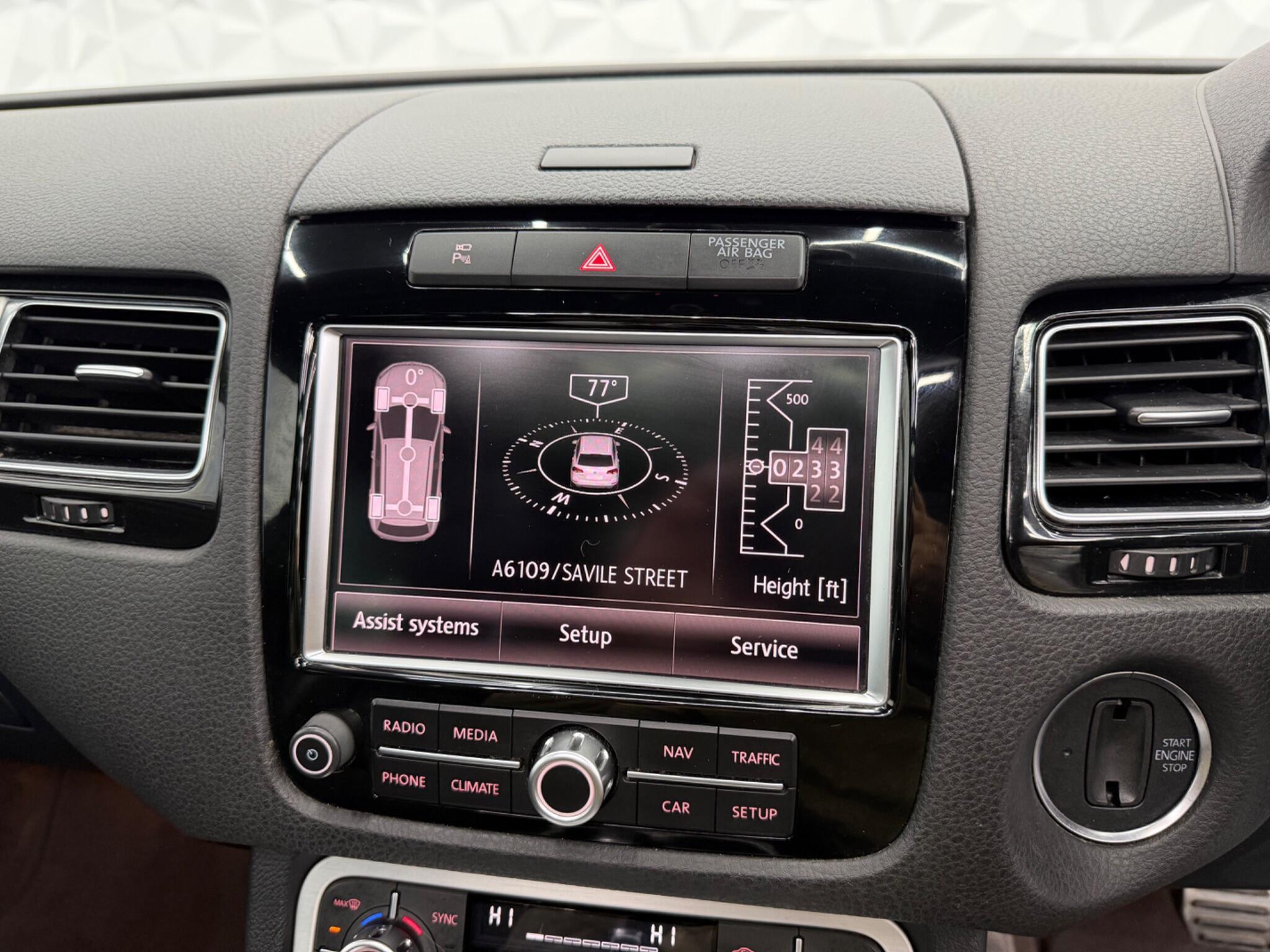 Volkswagen Touareg - Image 23