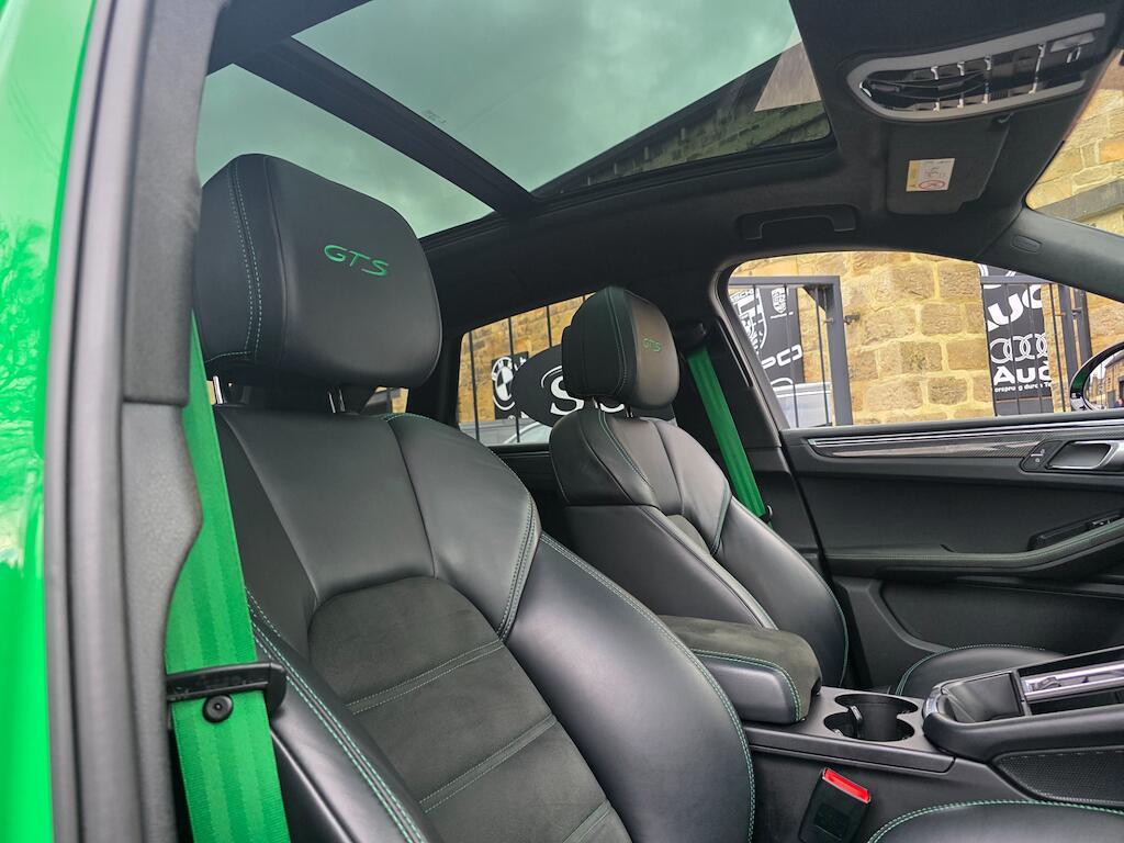 Porsche Macan - Image 35