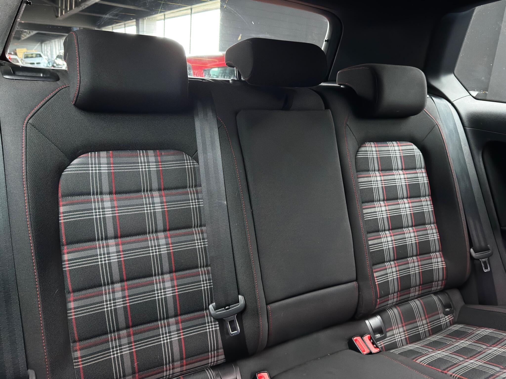 Volkswagen Golf - Image 15