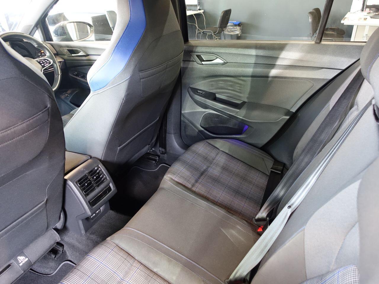 Volkswagen Golf - Image 16