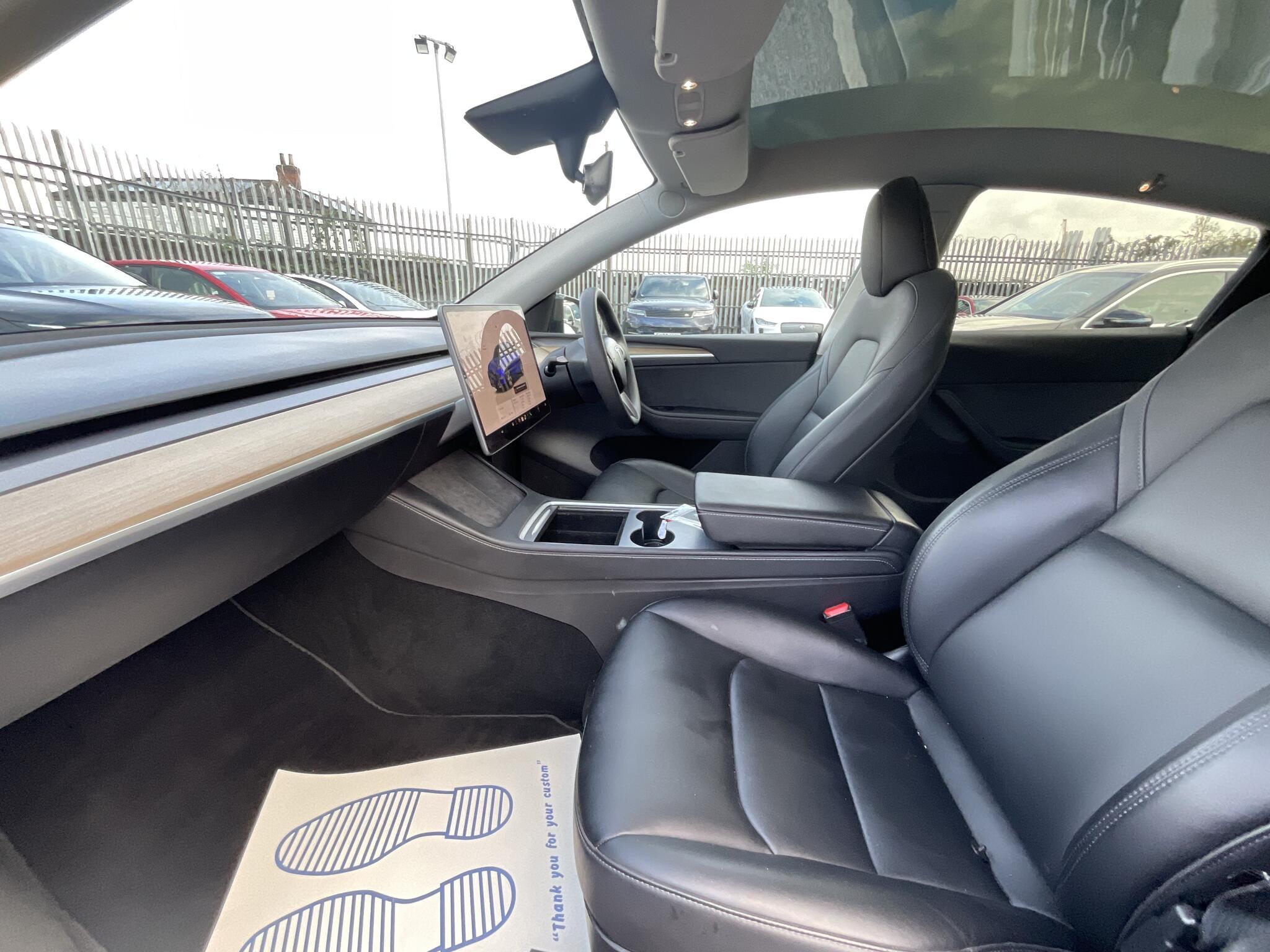 Tesla Model Y - Image 18