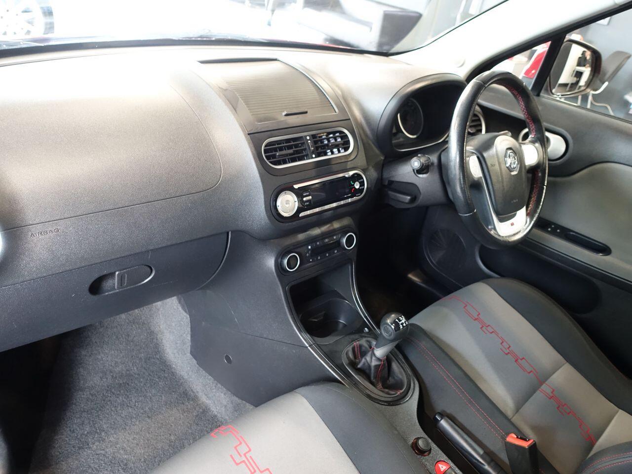 MG MG3 - Image 11