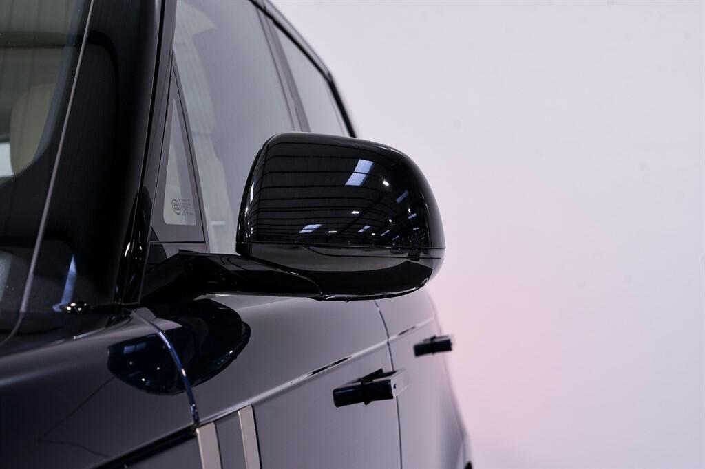 Land Rover Range Rover - Image 11