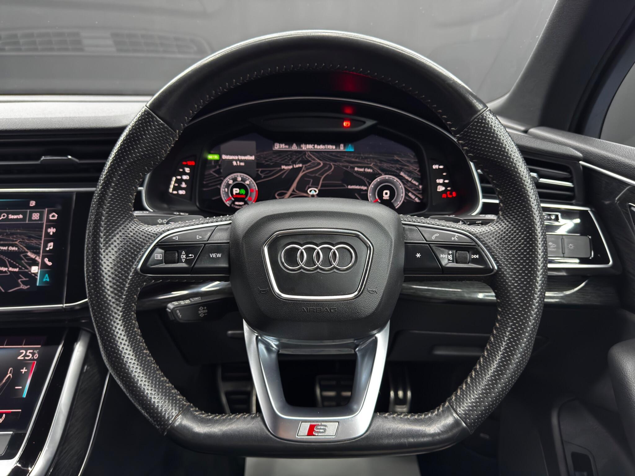 Audi Q7 - Image 20