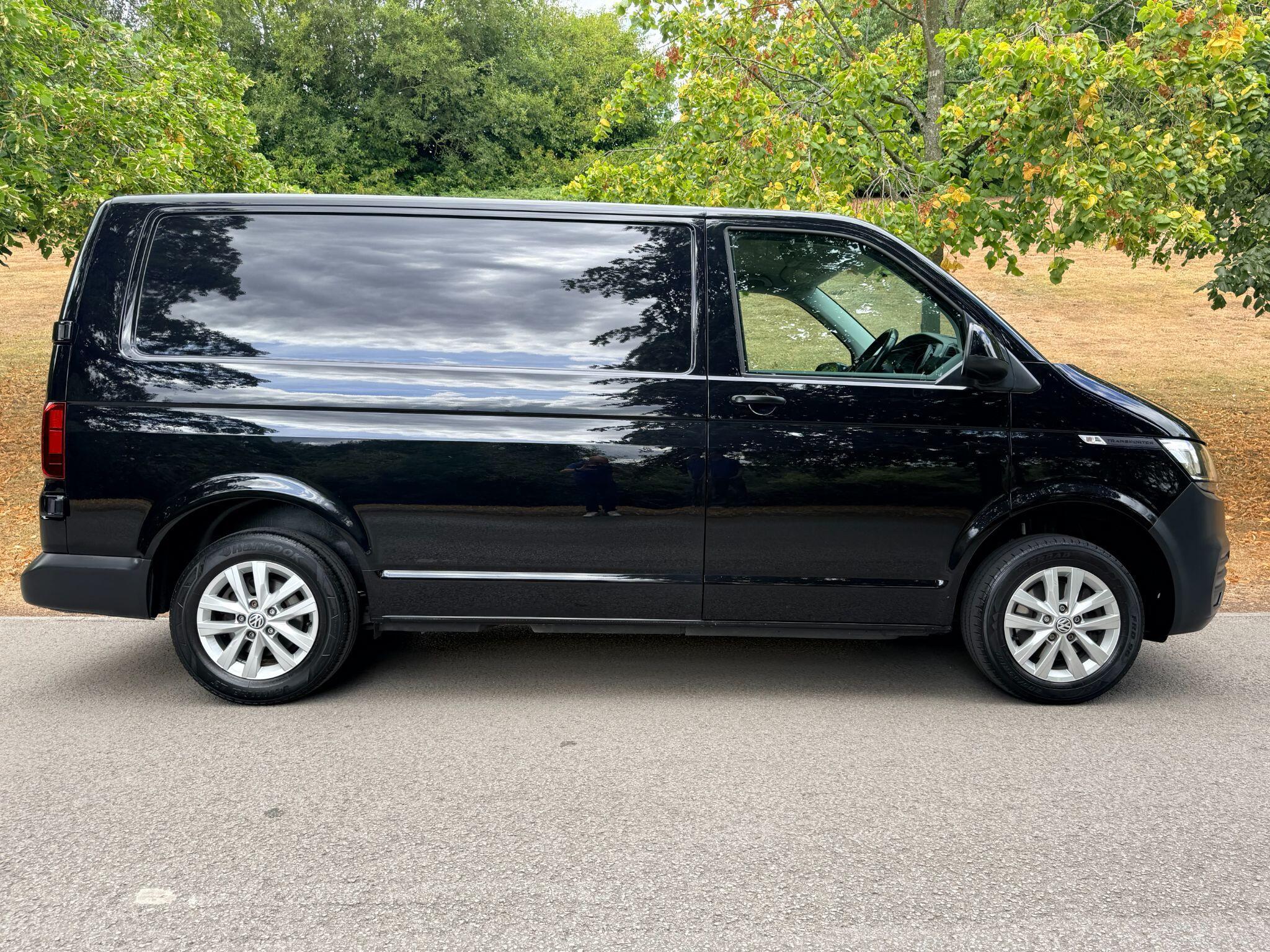 Volkswagen Transporter - Image 10