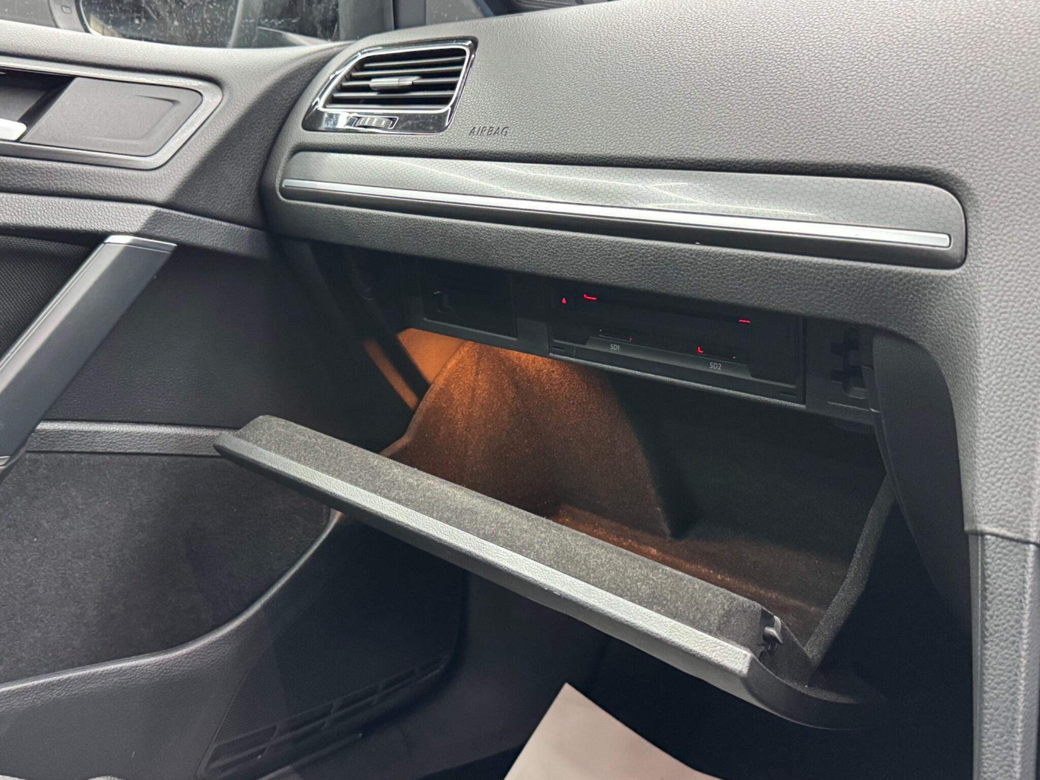 Volkswagen Golf - Image 36