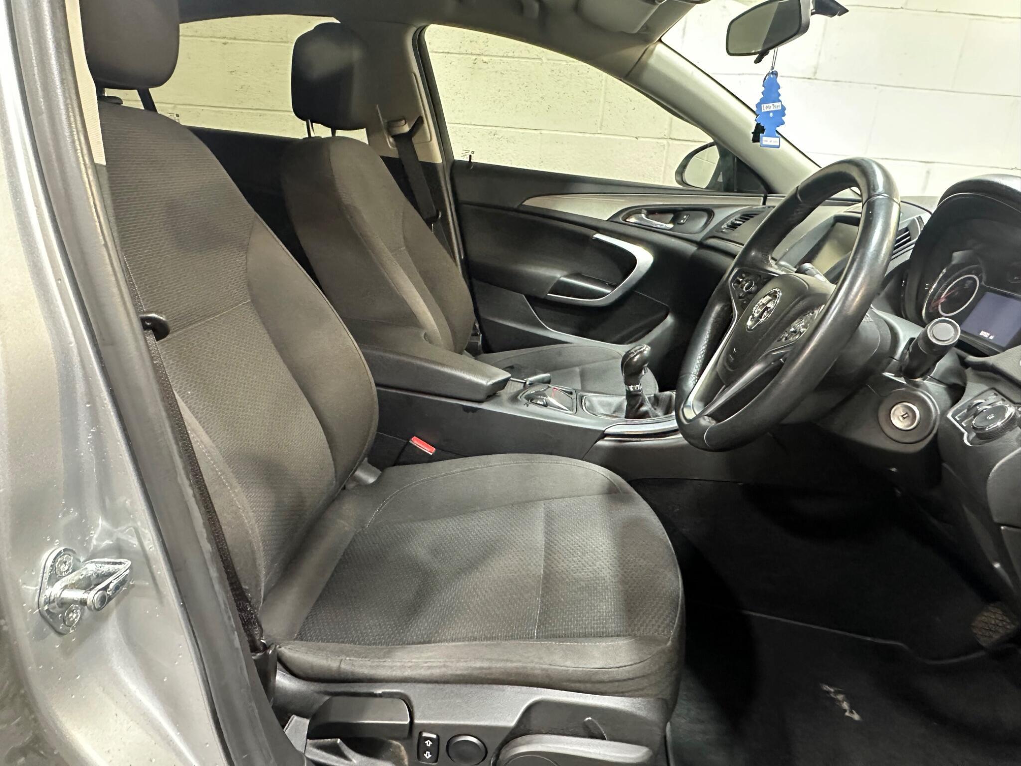 Vauxhall Insignia - Image 7