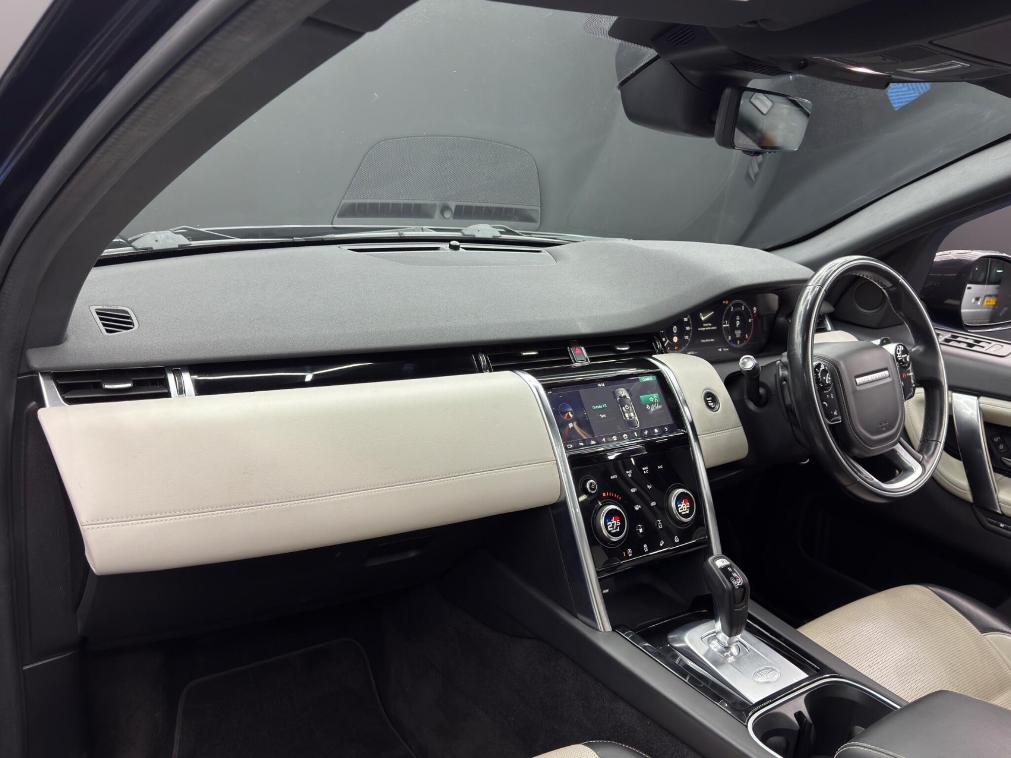Land Rover DISCOVERY SPORT - Image 11