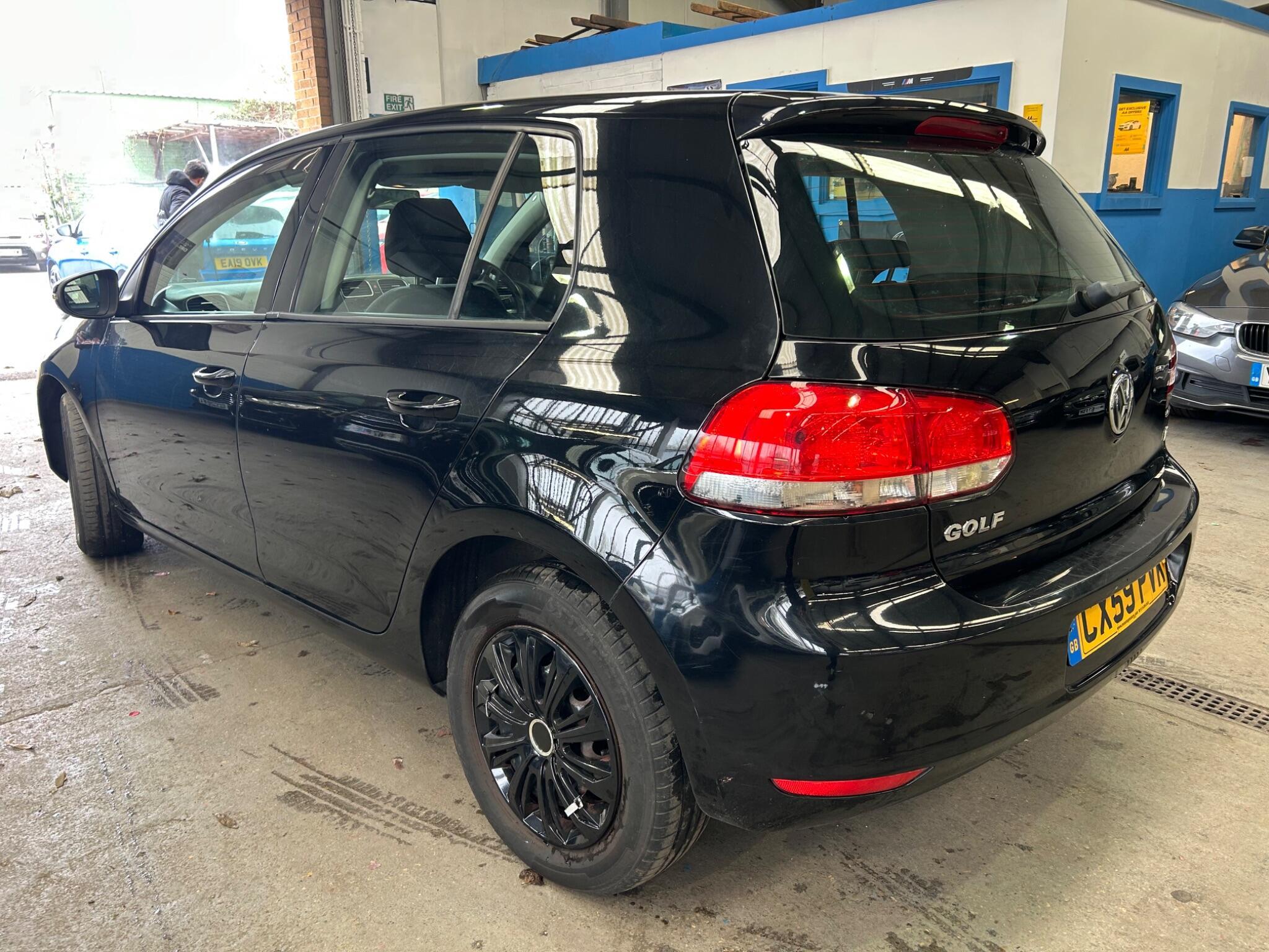 Volkswagen Golf - Image 4