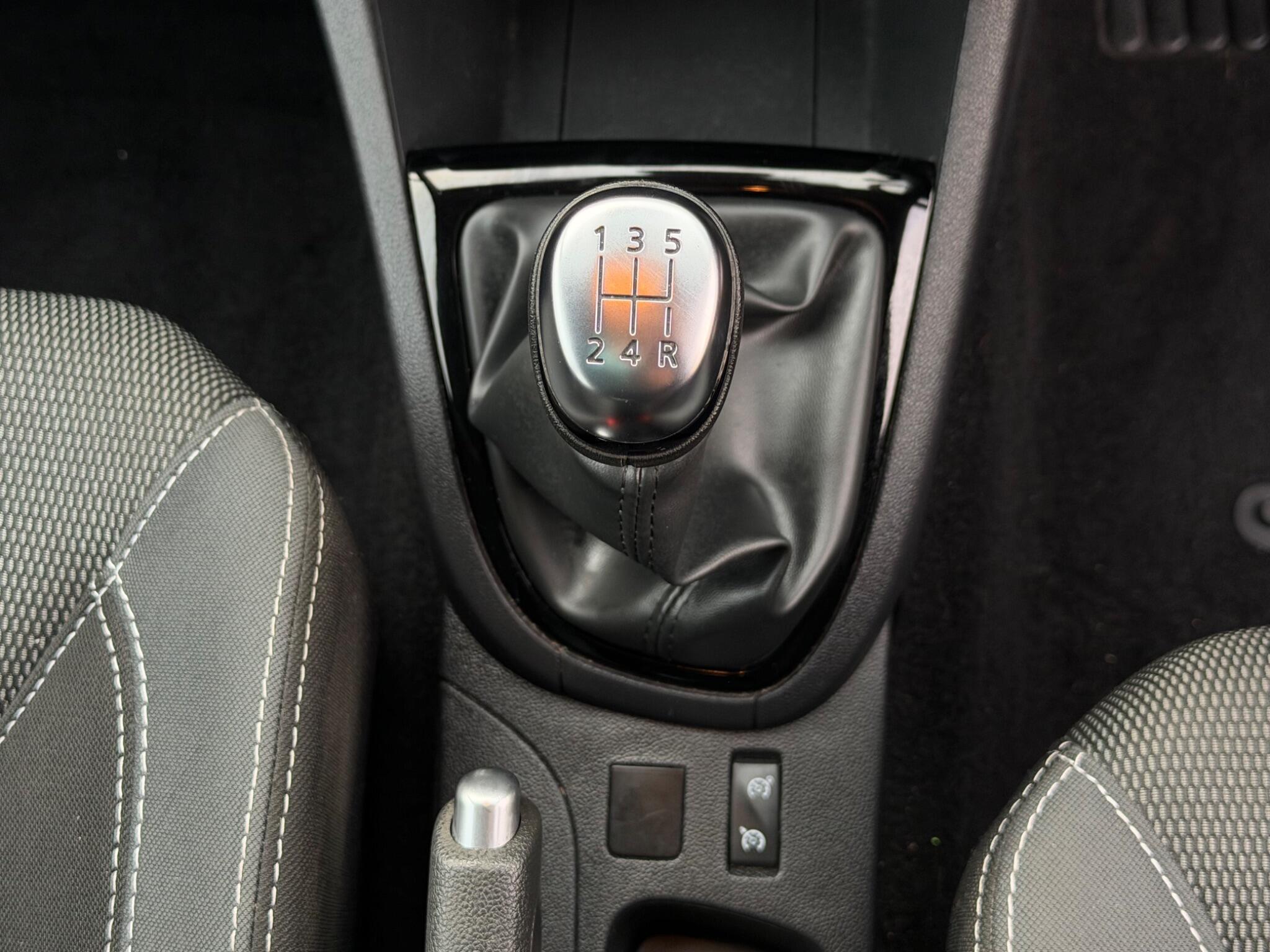 Renault Clio - Image 10