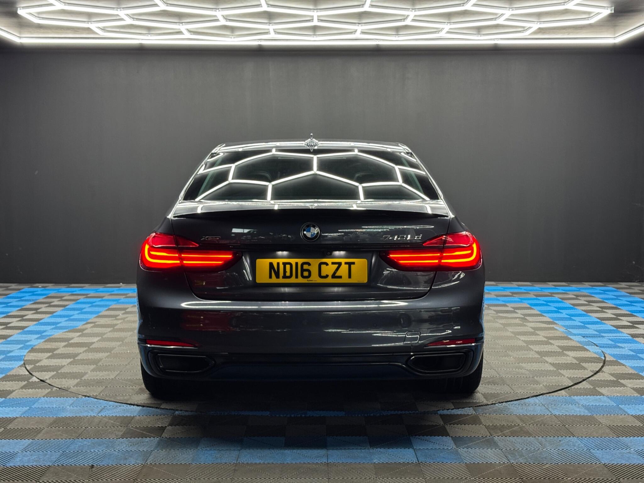 BMW 7 Series - Image 7