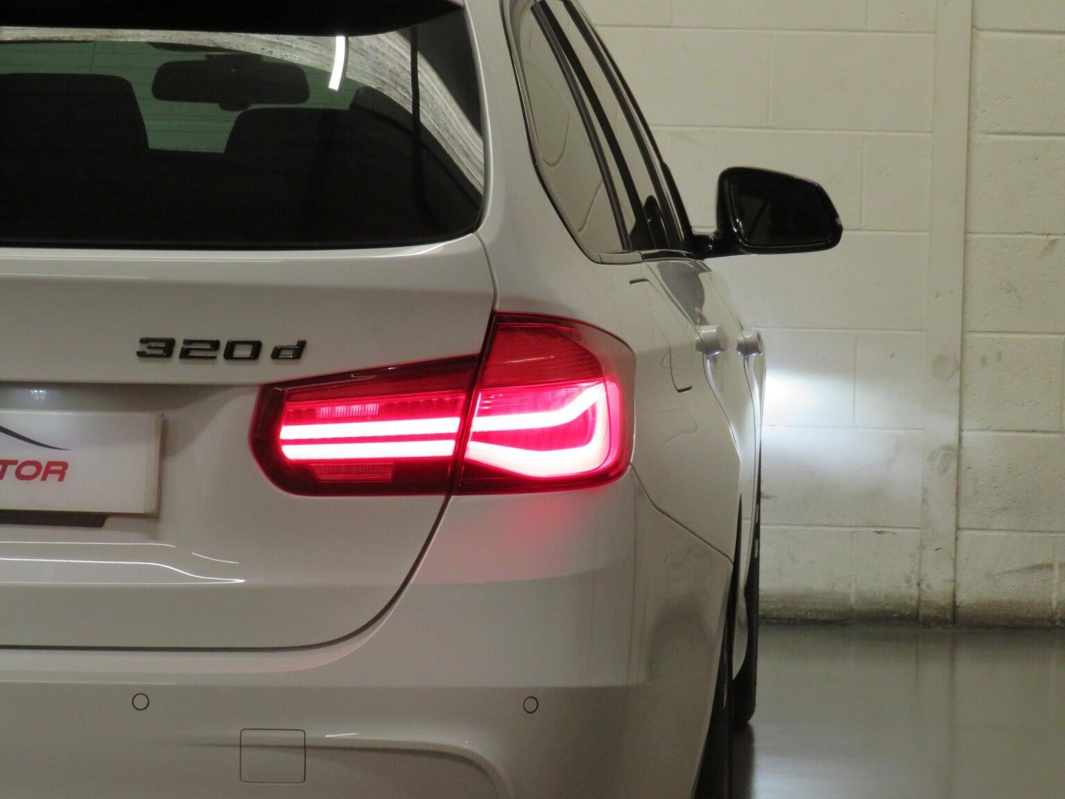BMW 3 Series - Image 12