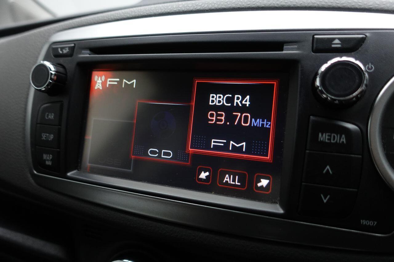 Toyota Yaris - Image 24