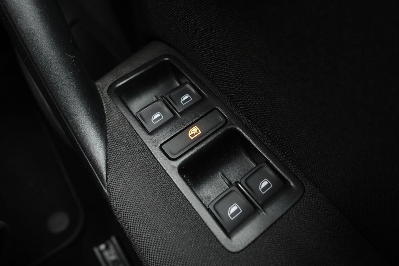 Volkswagen Polo - Image 41