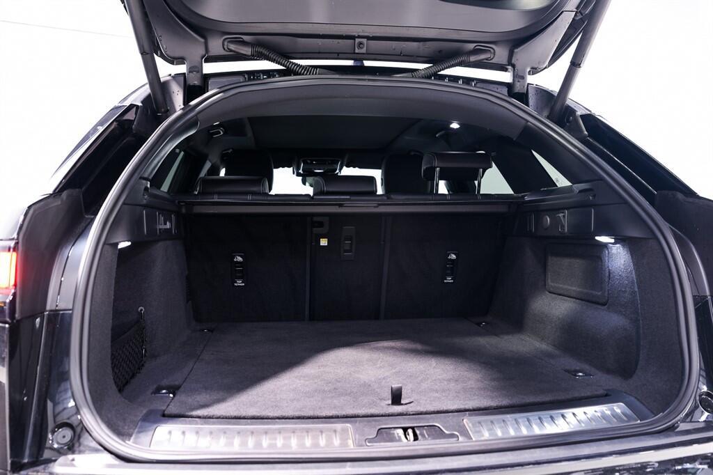 Land Rover Range Rover Velar - Image 28