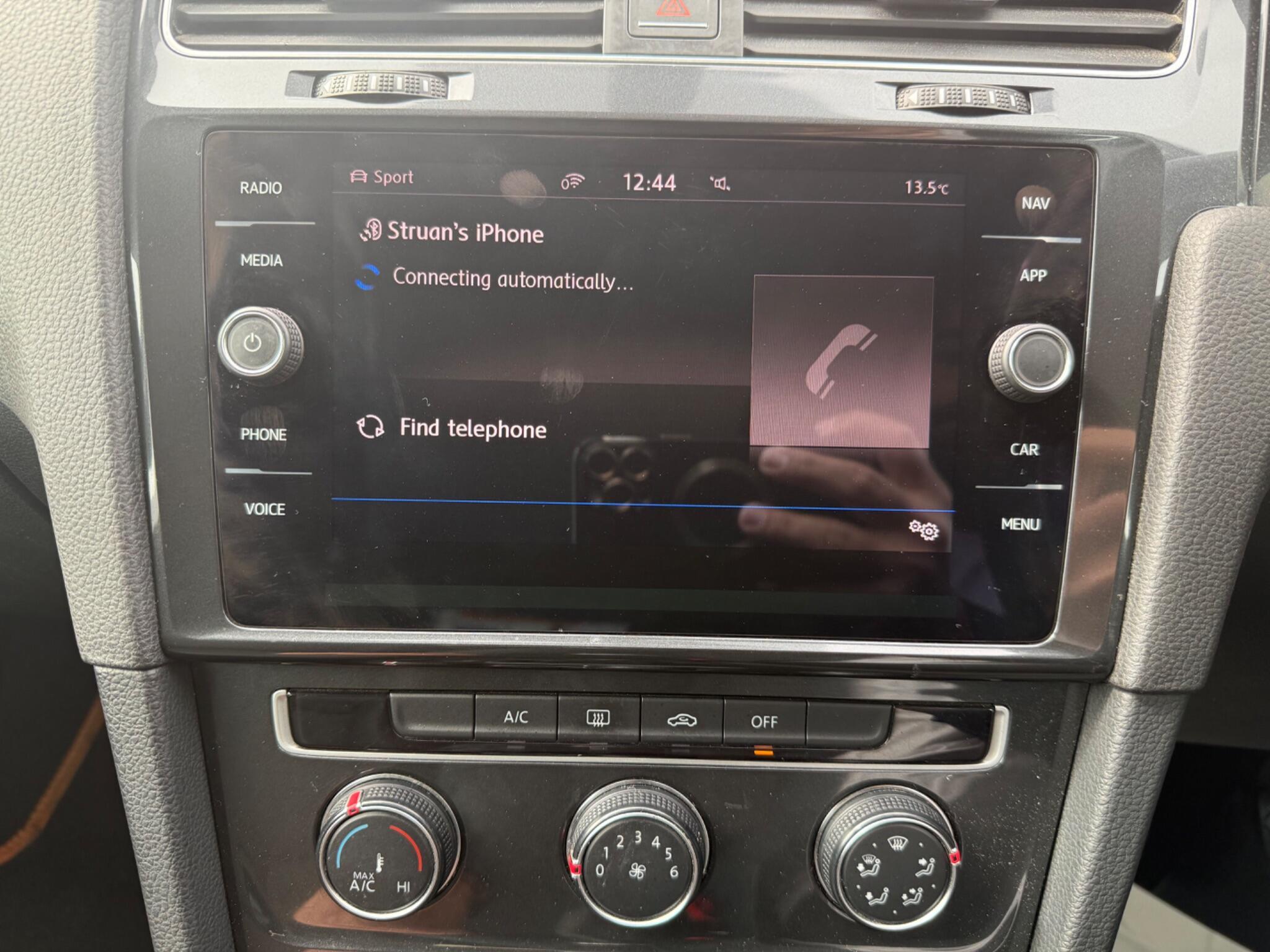 Volkswagen Golf - Image 10