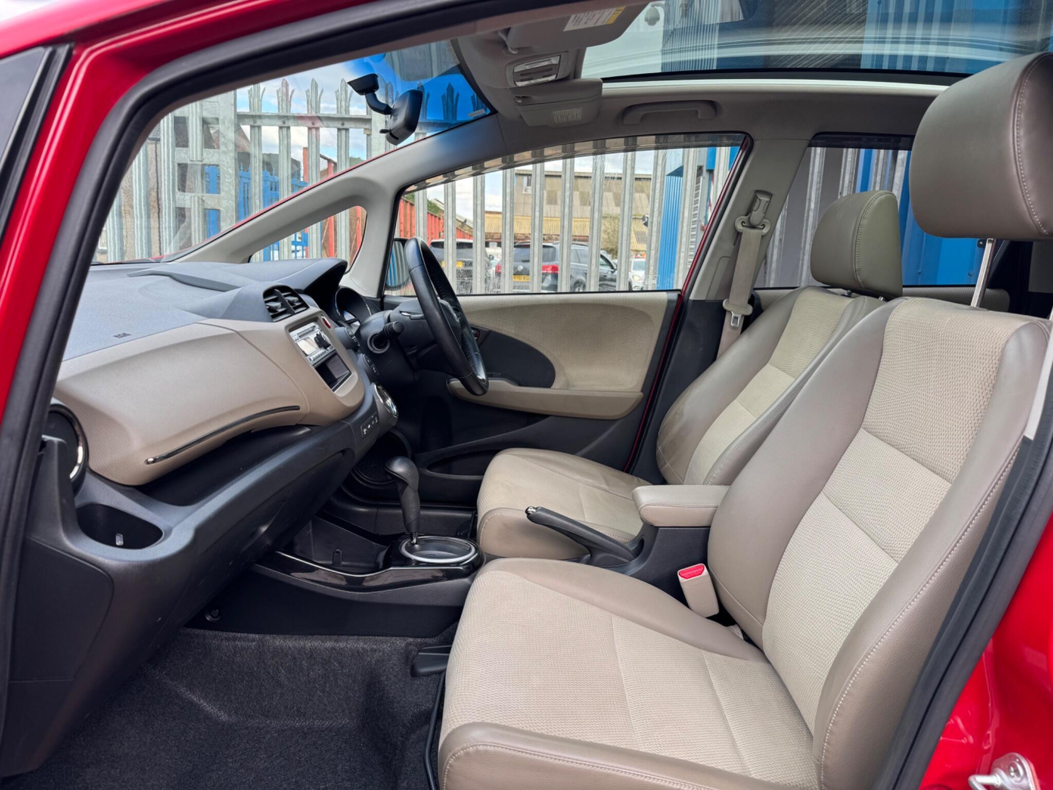 Honda FIT - Image 35