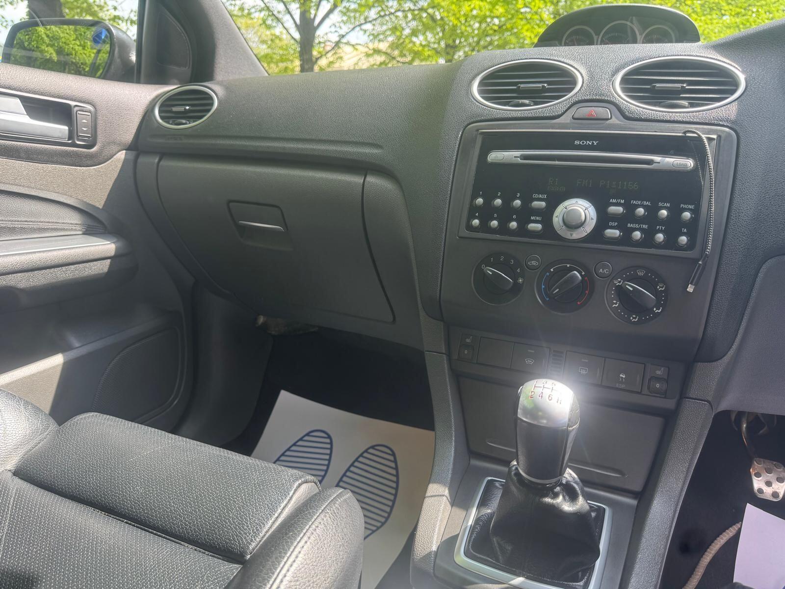 Ford Focus - Image 42