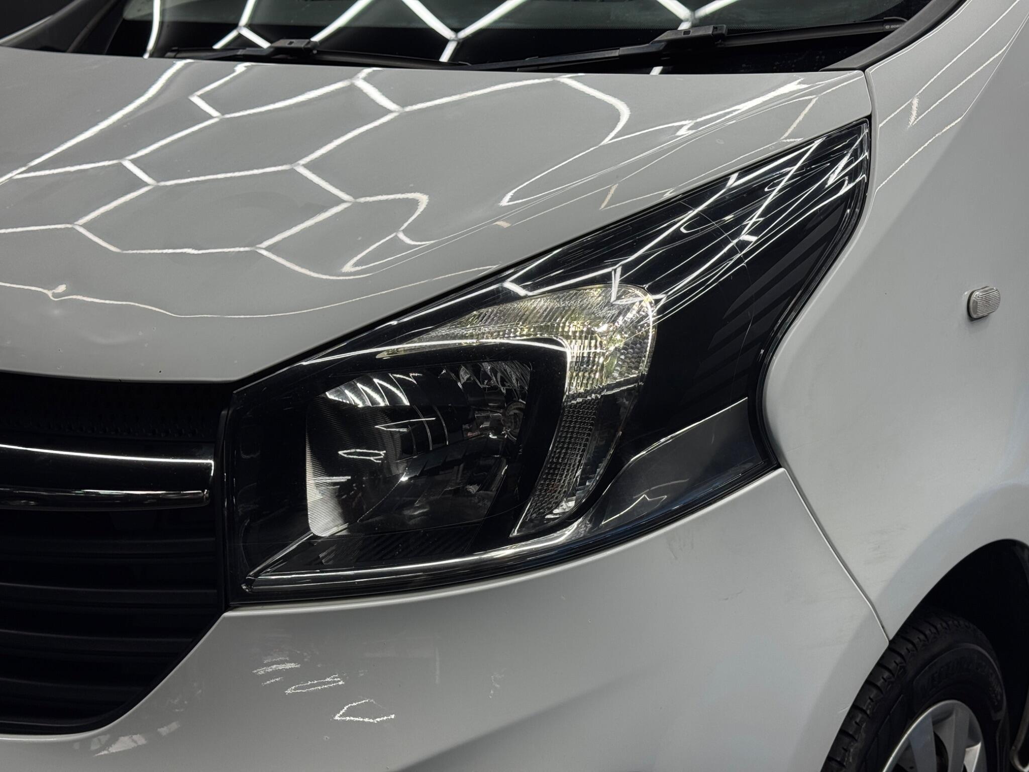 Vauxhall Vivaro - Image 36