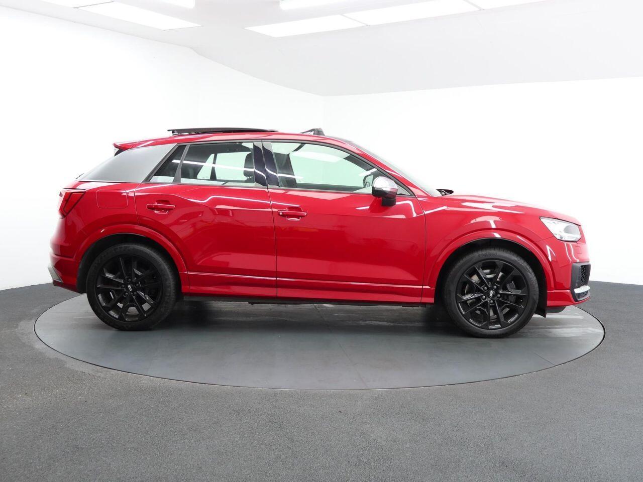 Audi SQ2 - Image 14