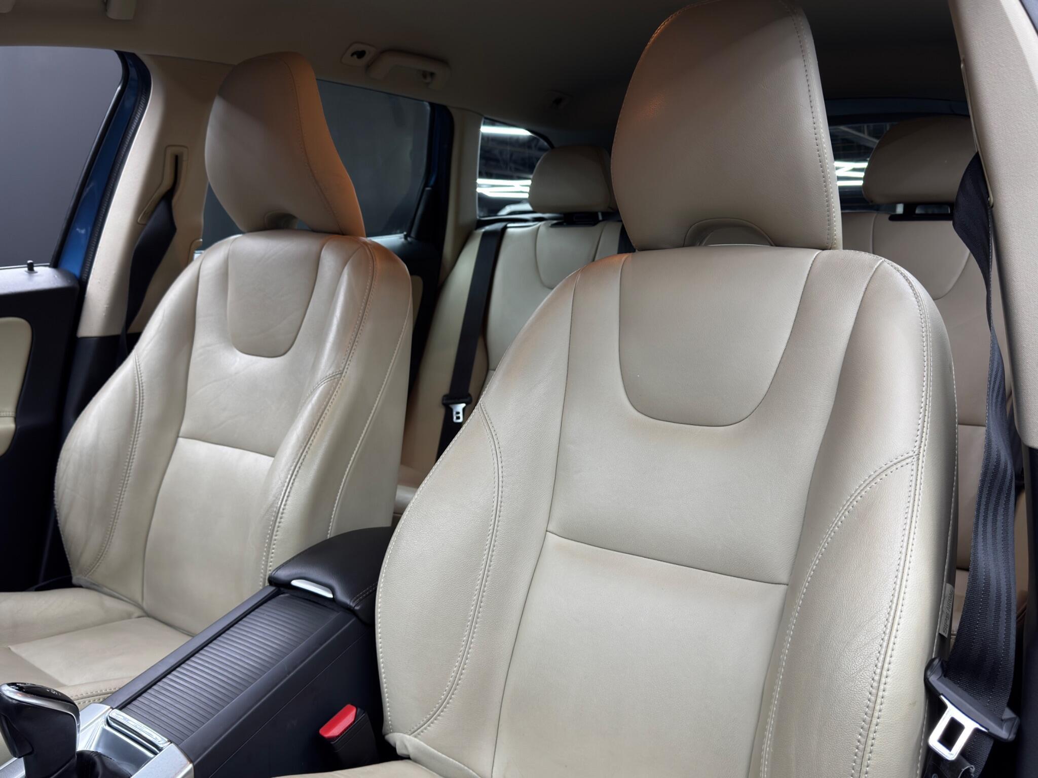 Volvo XC60 - Image 14