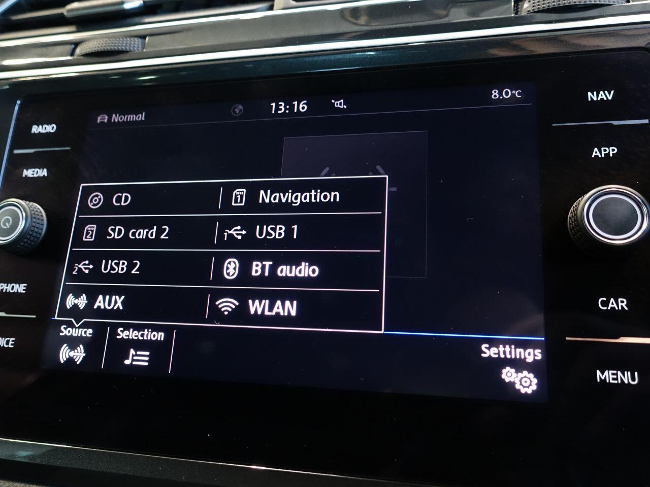 Volkswagen Tiguan - Image 30