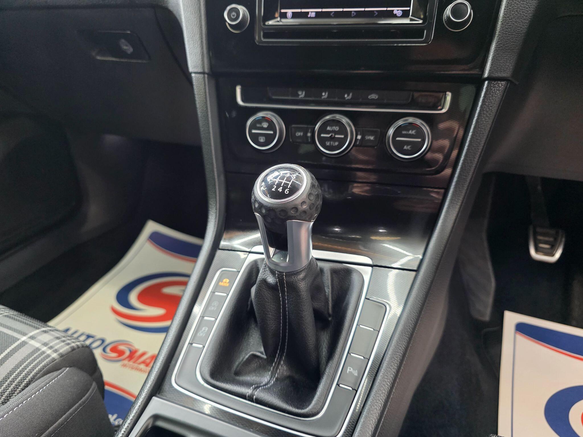 Volkswagen Golf - Image 19