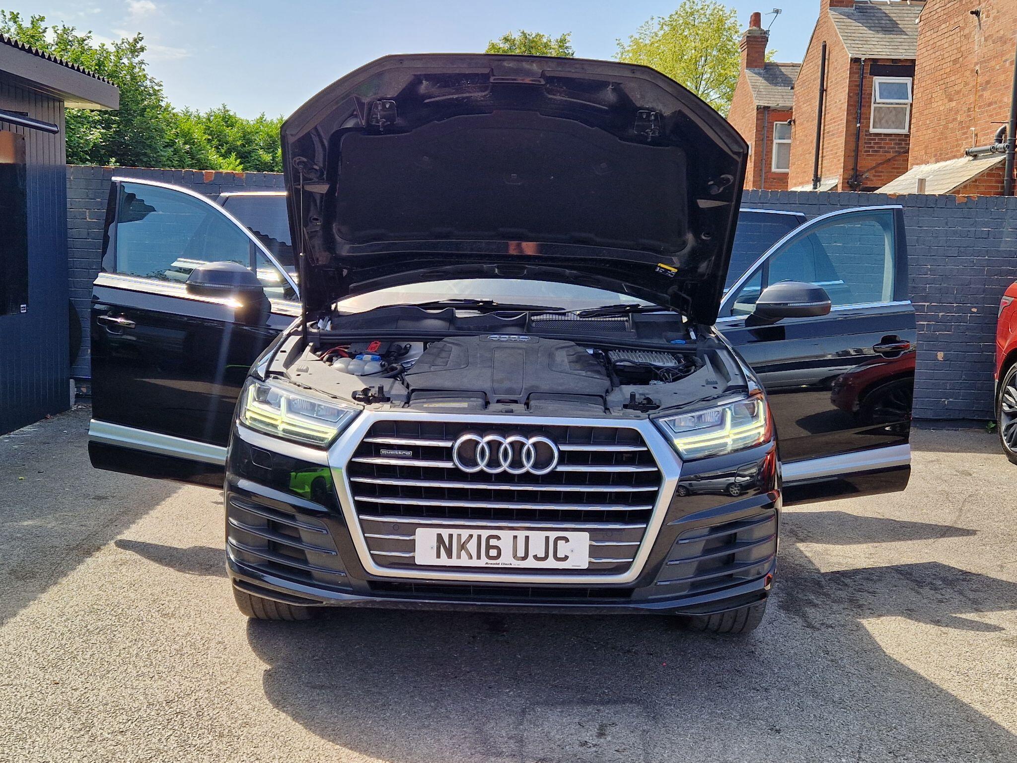 Audi Q7 - Image 13