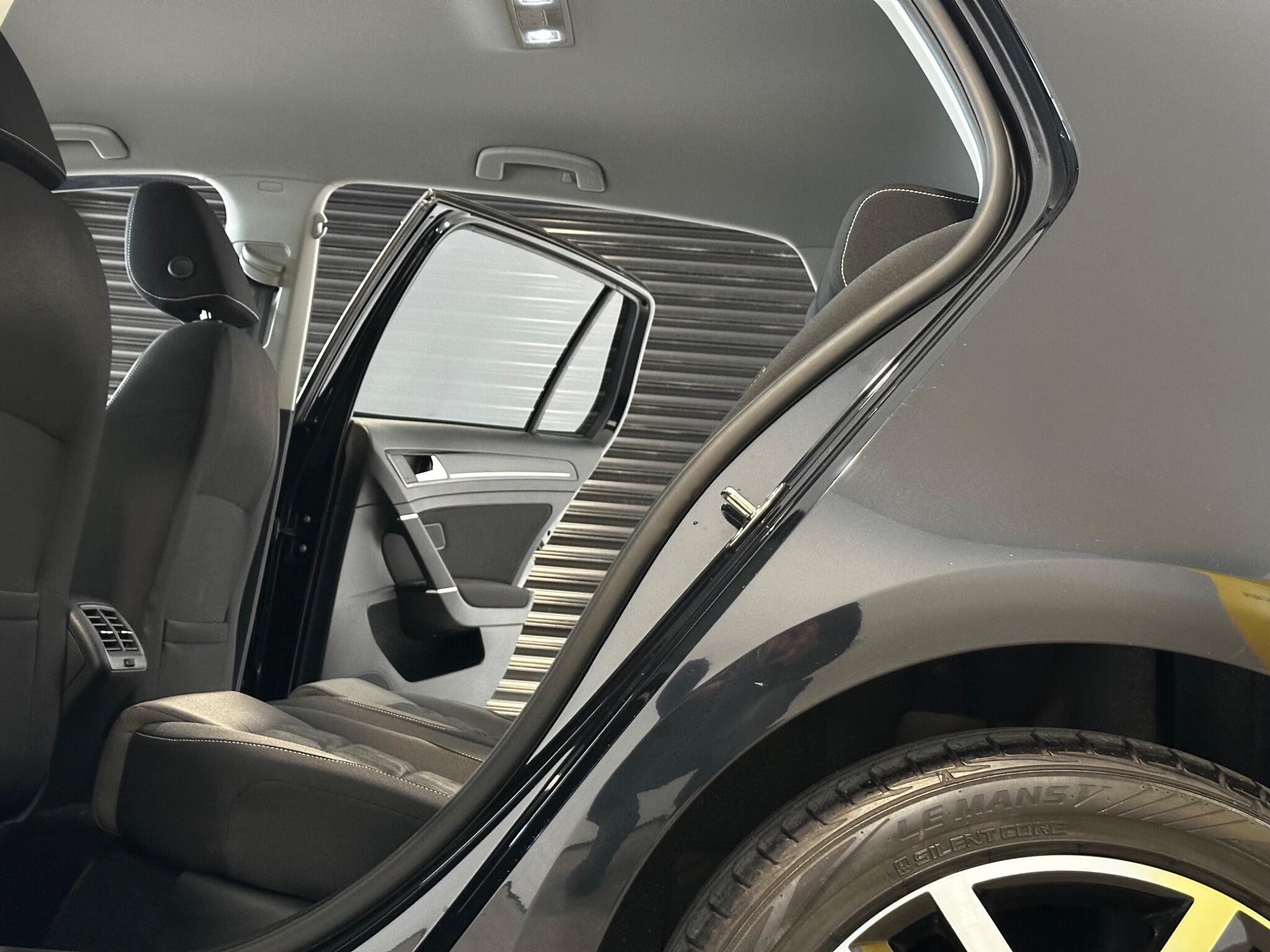 Volkswagen Golf - Image 20