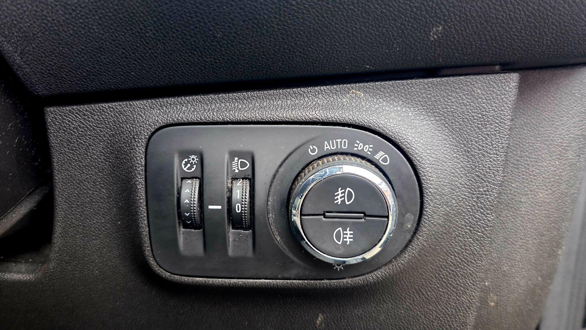 Vauxhall Corsa - Image 20