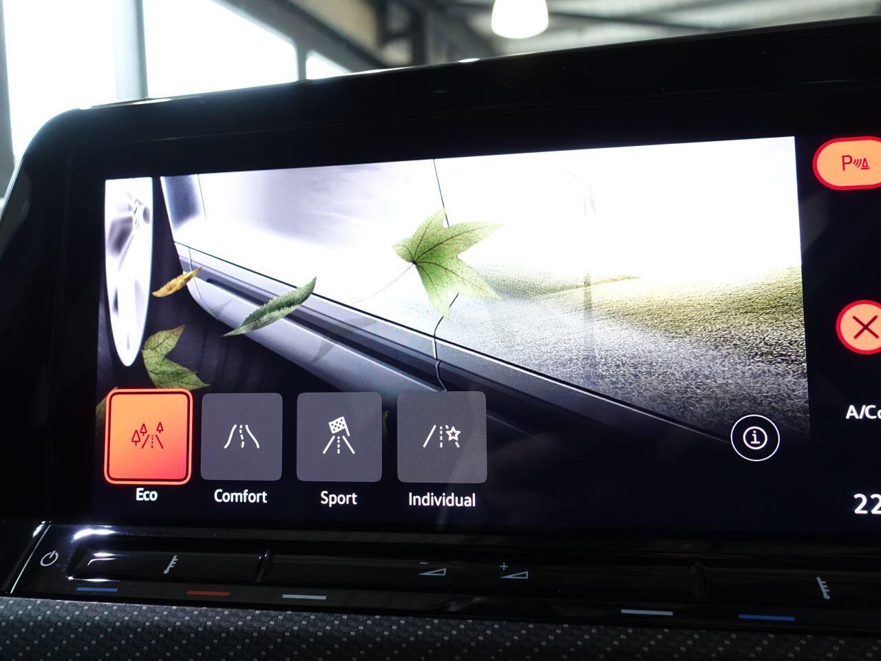 Volkswagen Golf - Image 32