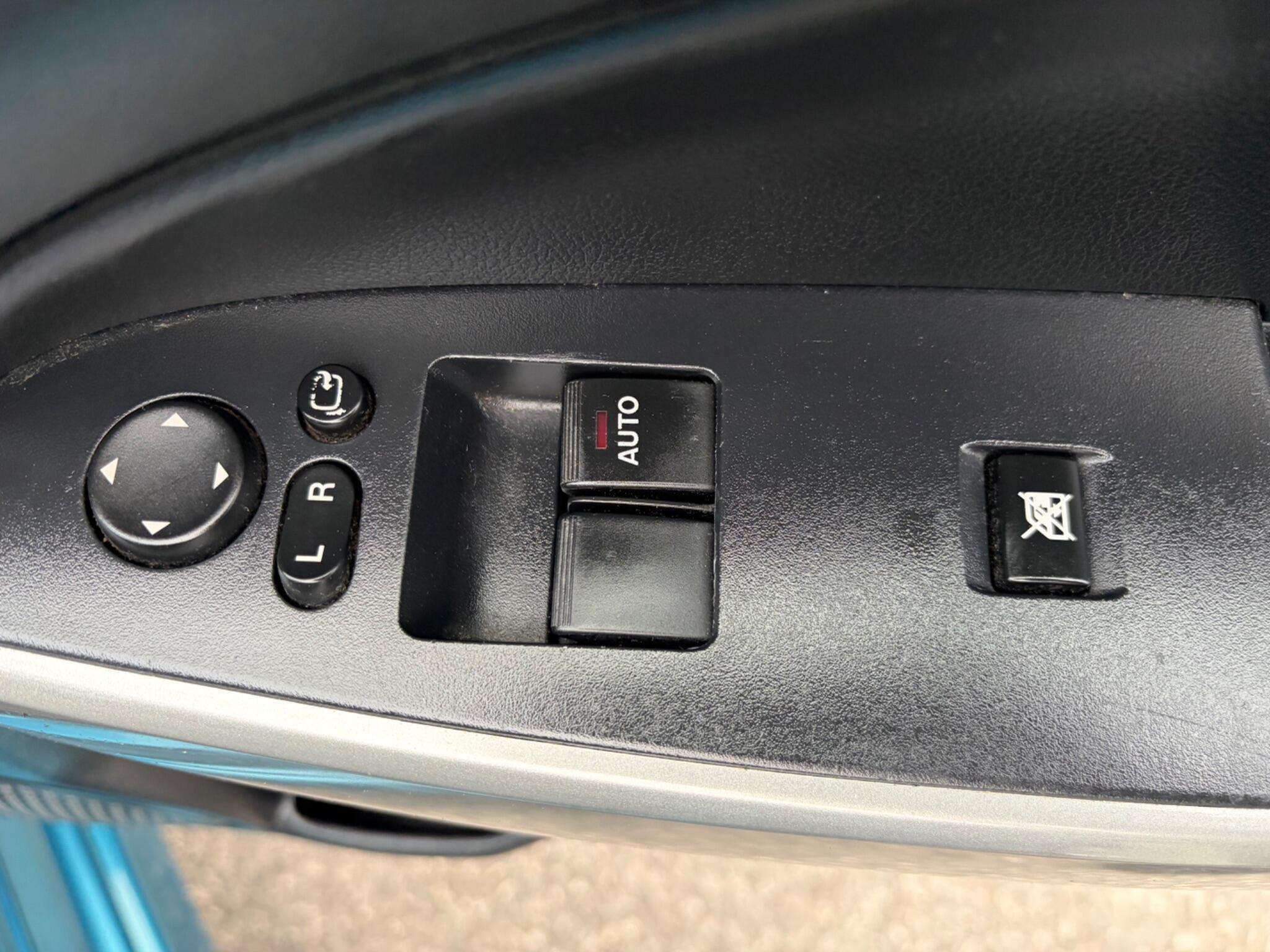 Mazda MAZDA2 - Image 26