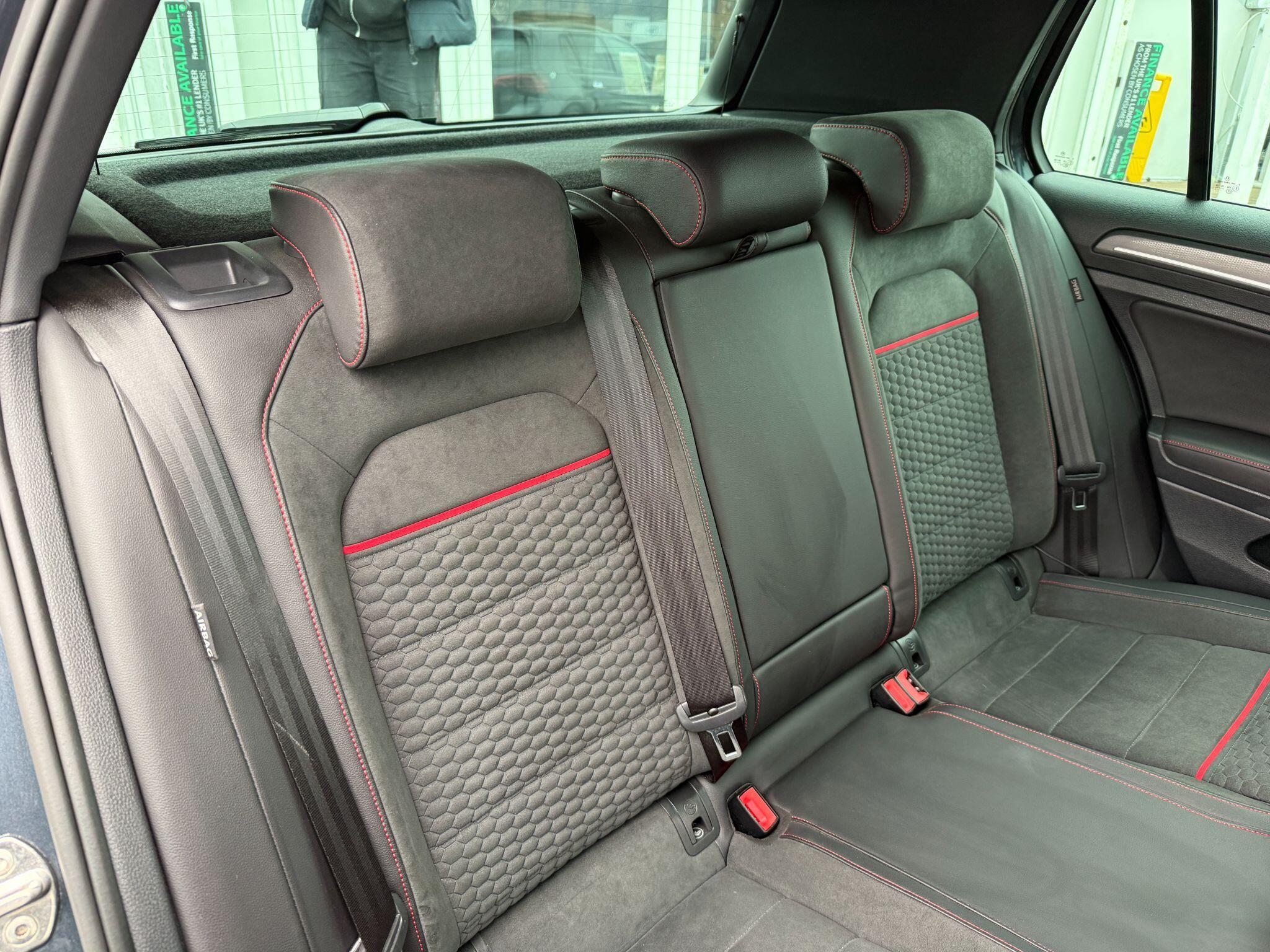 Volkswagen Golf - Image 4