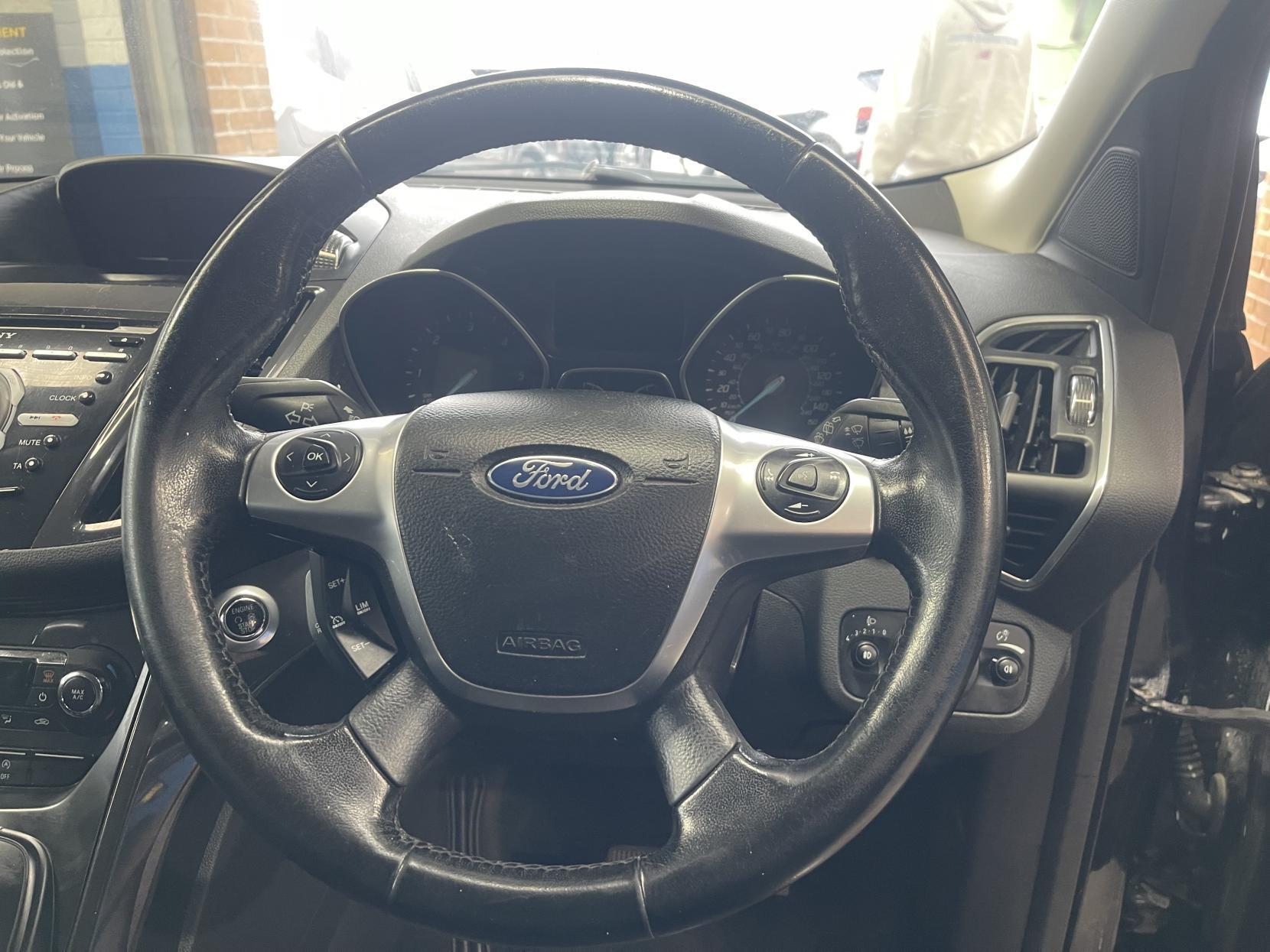 Ford Kuga - Image 10