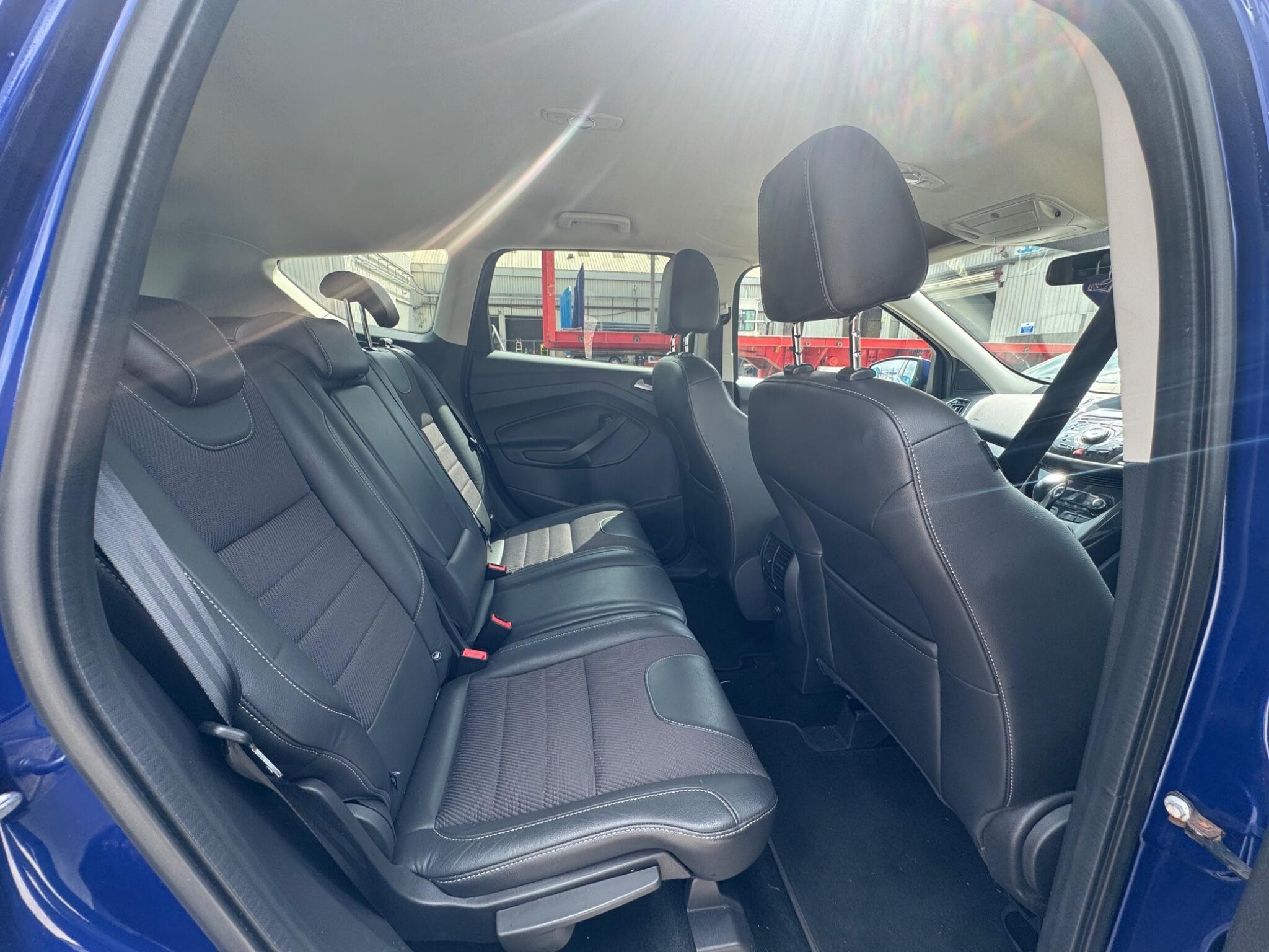 Ford Kuga - Image 18