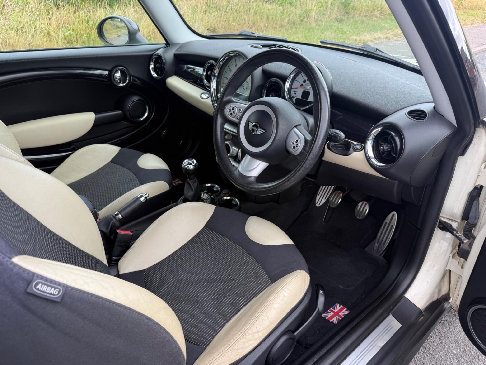 MINI Hatch - Image 18