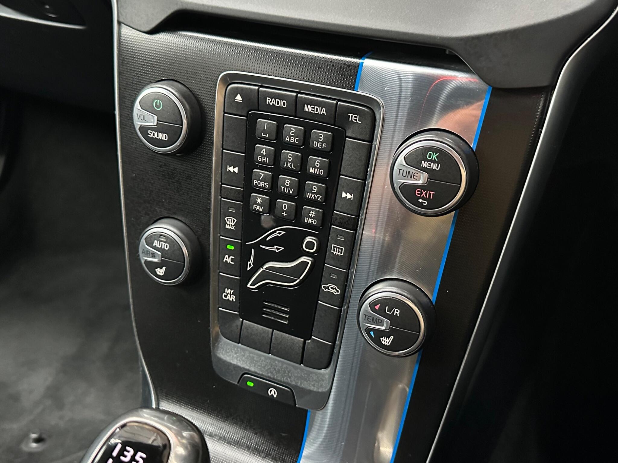 Volvo V40 - Image 15