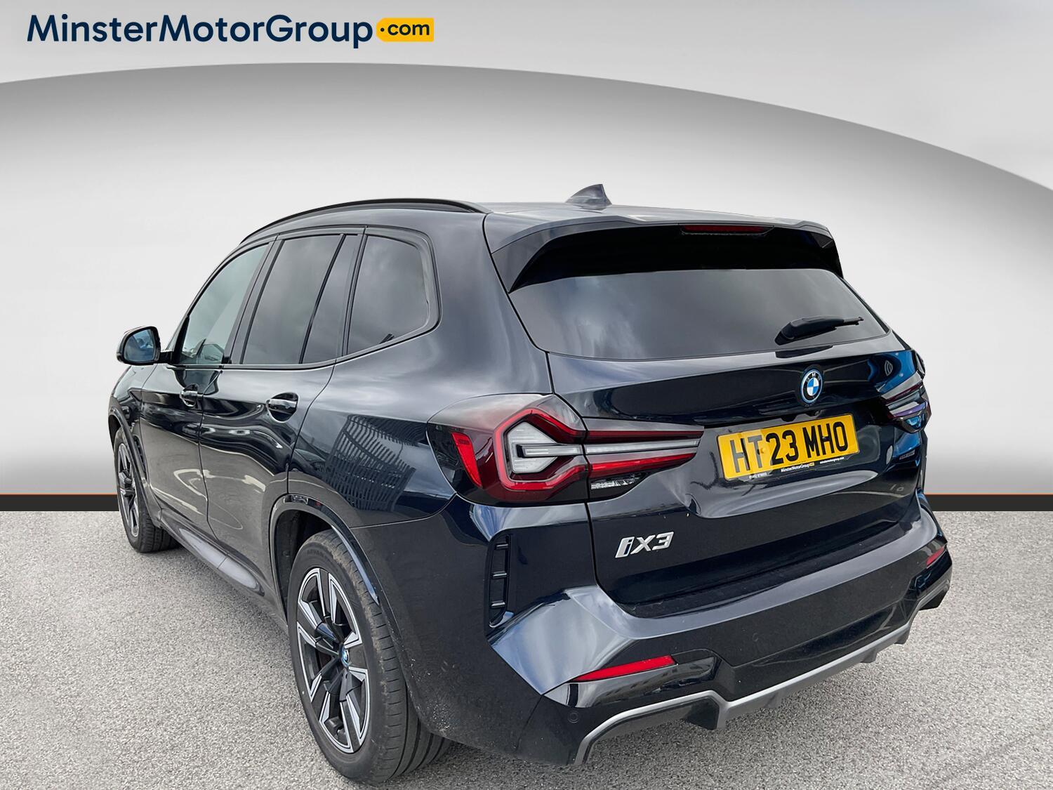 BMW iX3 - Image 4