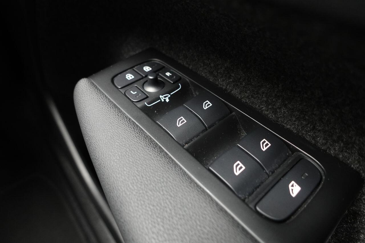 Volvo XC40 - Image 53