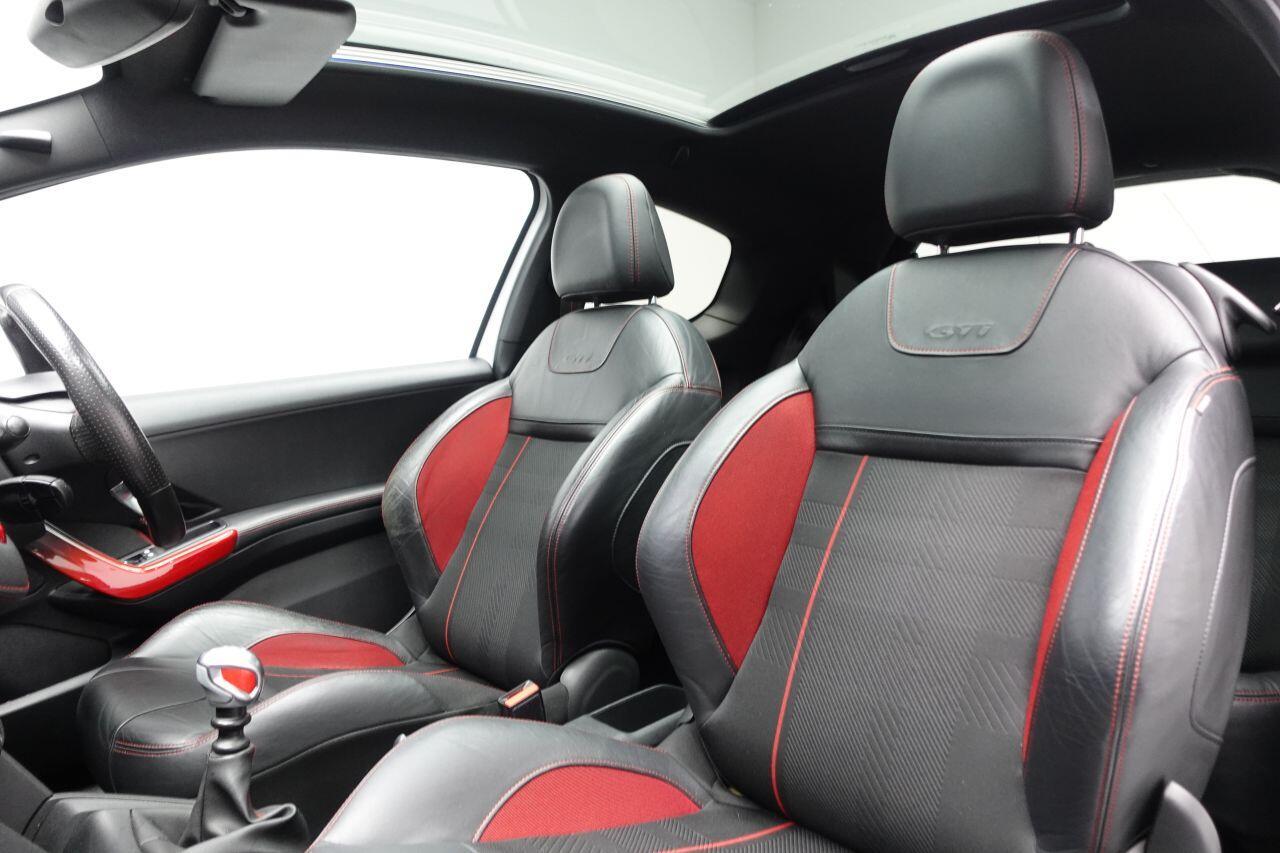 Peugeot 208 - Image 28