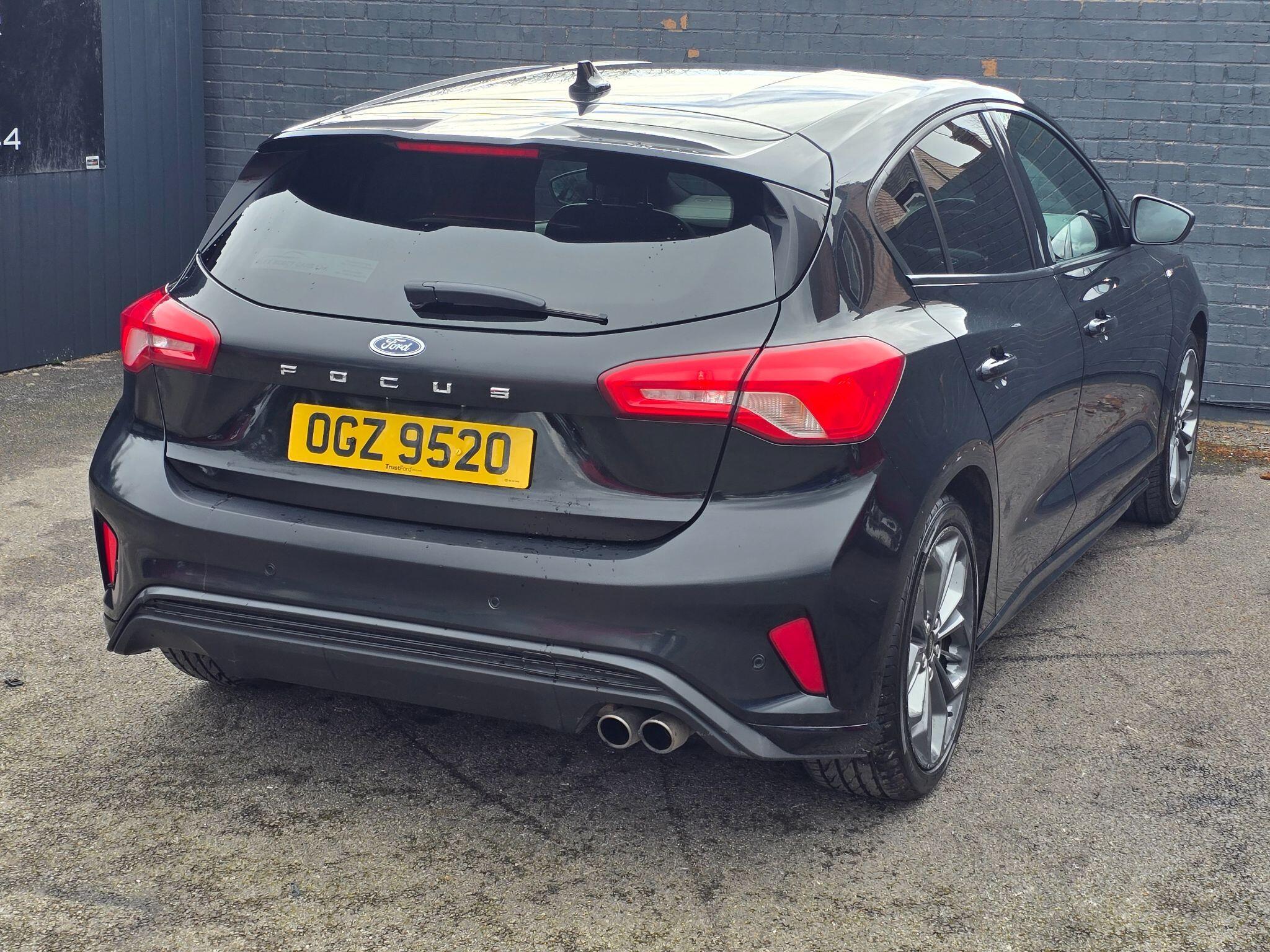 Ford Focus - Image 46