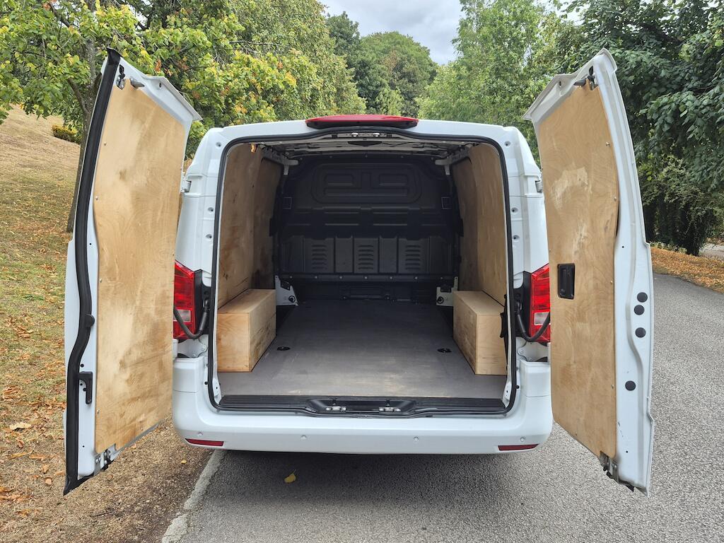 Mercedes Vito - Image 9