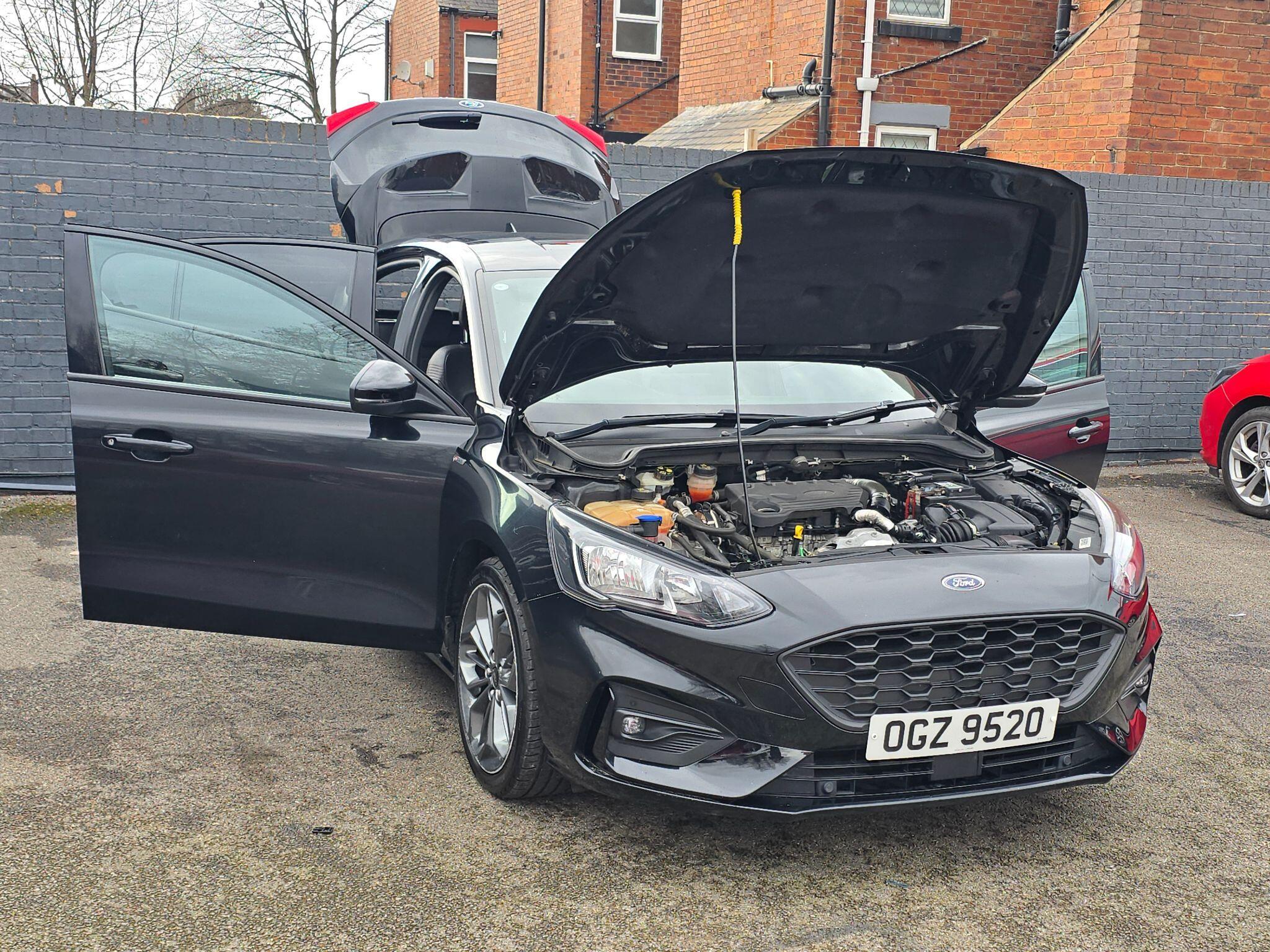 Ford Focus - Image 17