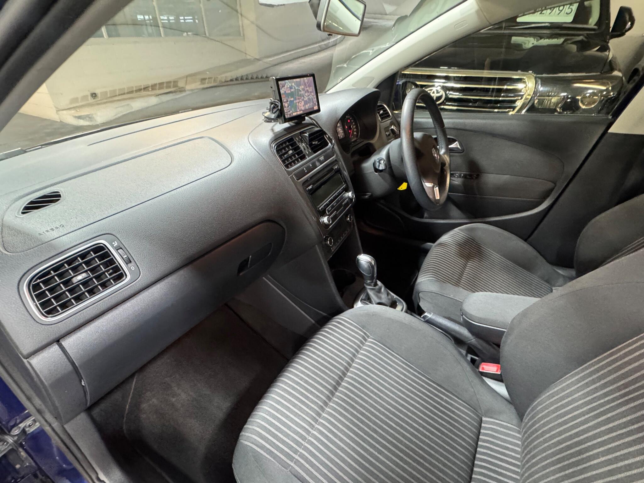 Volkswagen Polo - Image 11