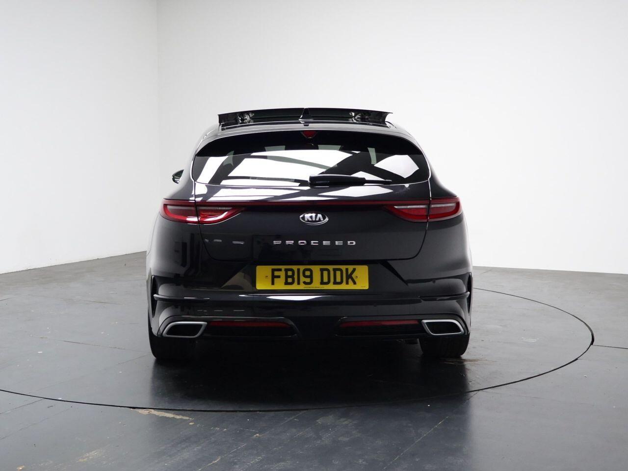 Kia ProCeed - Image 11