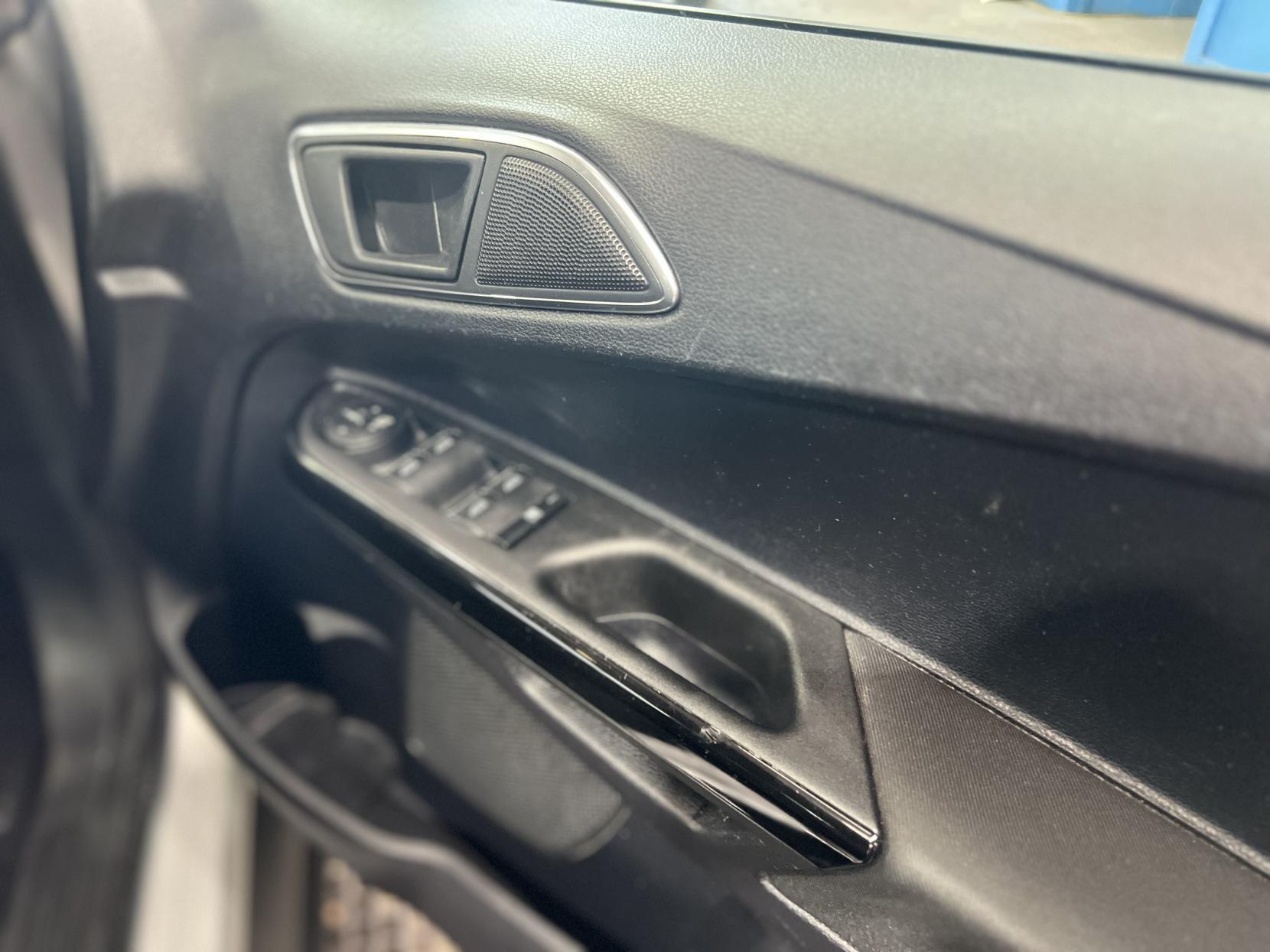 Ford B-Max - Image 14