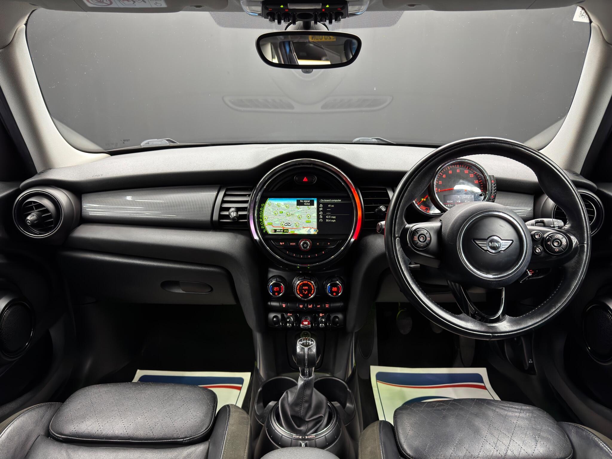 MINI Hatch - Image 10