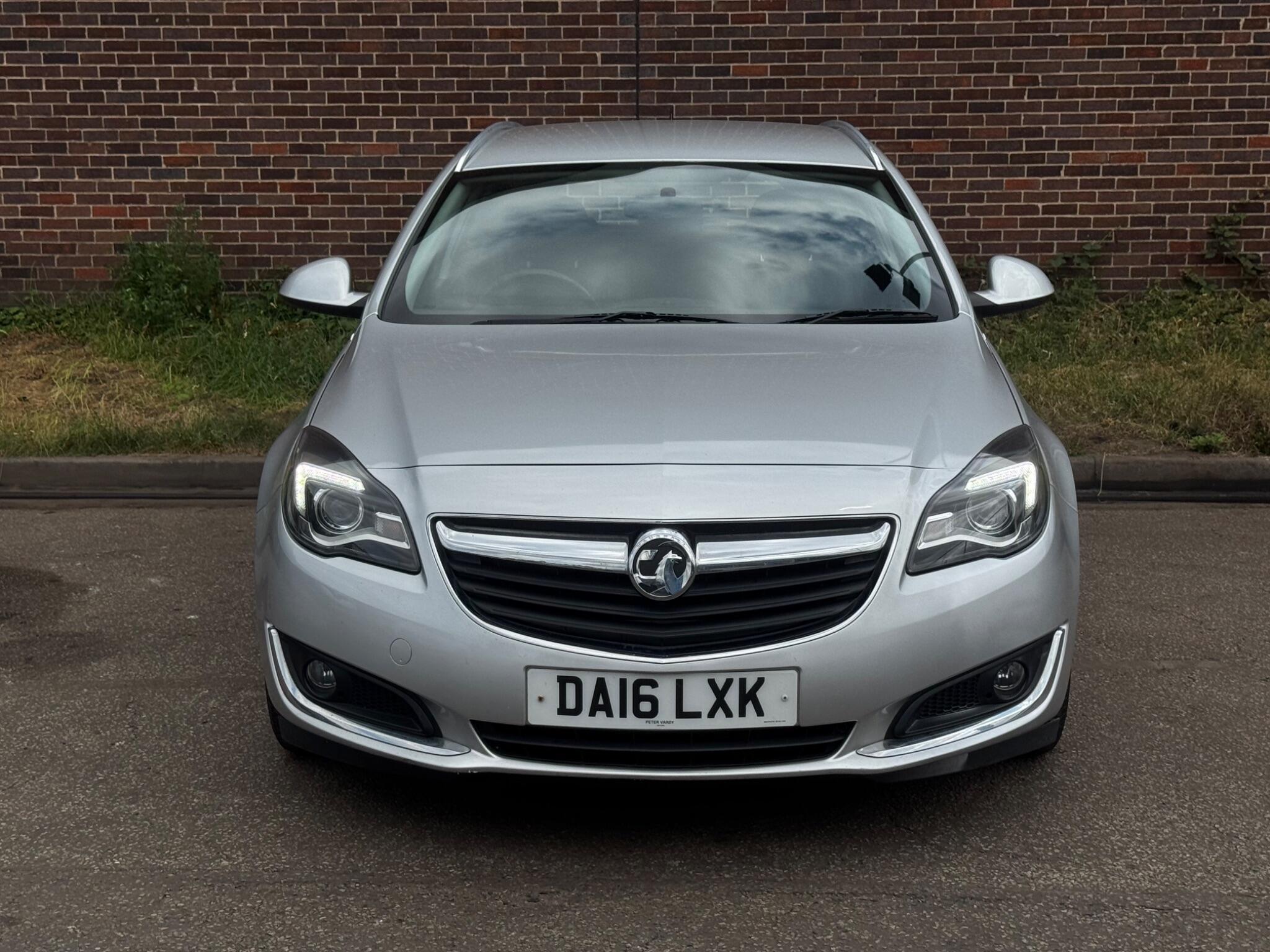 Vauxhall Insignia - Image 8