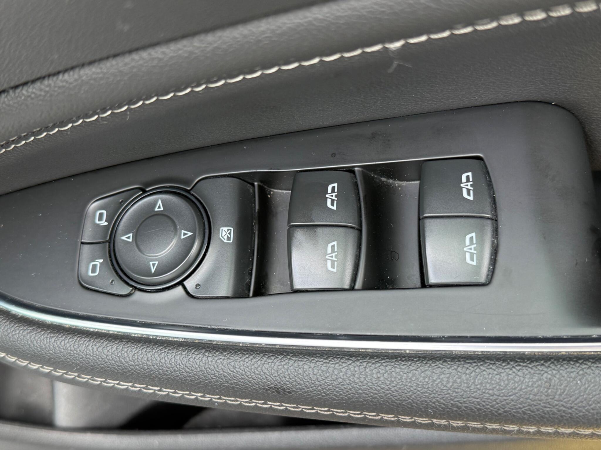 Vauxhall Insignia - Image 17